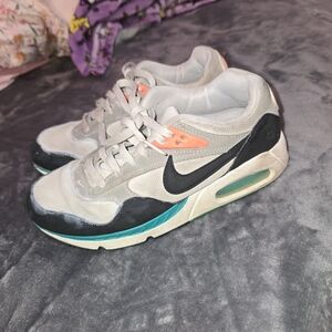 NIKE (Size 8) AIR MAXES